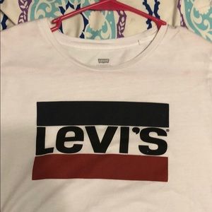 women’s levi’s short sleeve tee